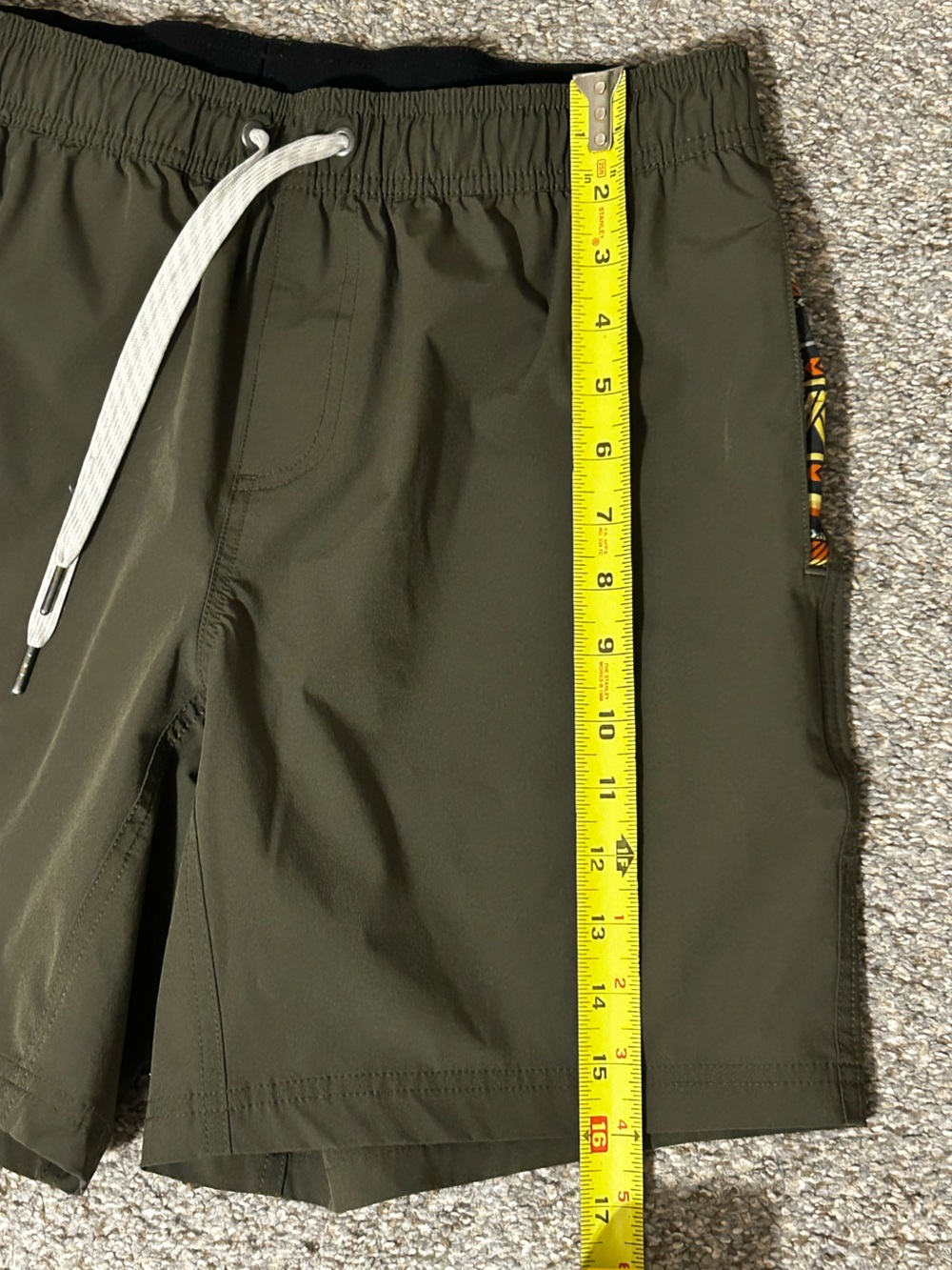 WOWIE Olive Green Swim Trunks Men’s Medium, Magnetic Side Pockets - Picture 9 of 9
